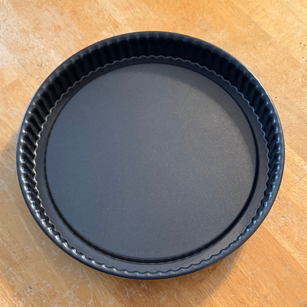 Pampered Chef Non-Stick Black Fluted Tart Pan 10”